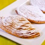 Sfogliatella Riccia, dulce tradicional de la cocina napolitana Sfogliatella Riccia, dulce tradicional de la cocina napolitana