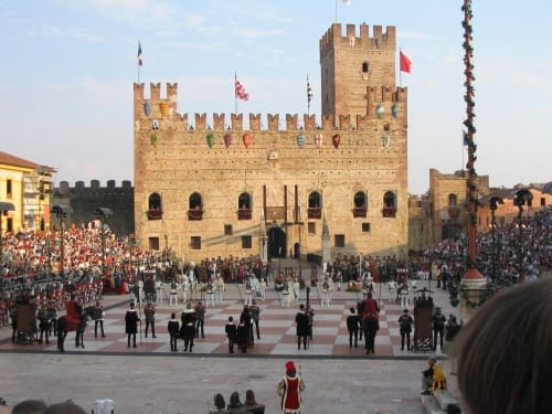 Plaza Marostica, famosa por su ajedrez humano