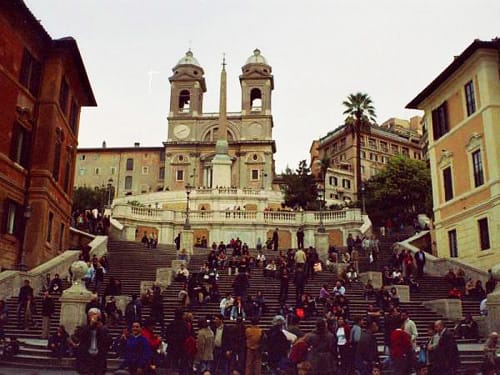 Iglesia de la Trinidad del Monte en Roma Iglesia de la Trinidad del Monte en Roma