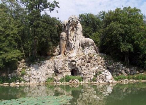 El colosal Apenino, de Giambologna El colosal Apenino, de Giambologna