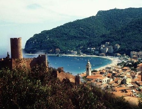 Noli, un pintoresco pueblo de Liguria Noli, un pintoresco pueblo de Liguria