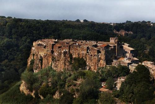 Visitar el pueblo de Calcata