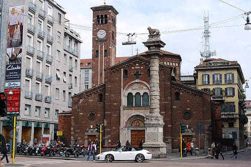 La Iglesia de San Babila y su famosa plaza