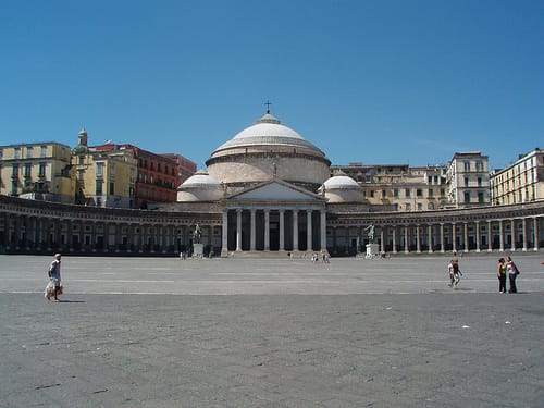 La Plaza del Plebiscito, un bonito rincón de Nápoles