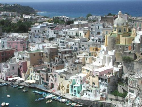 Procida, belleza e historia