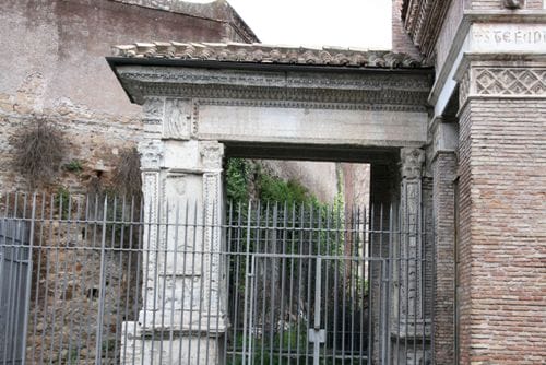 El Arco de los Argentarios, en Roma