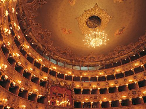 Visitando el Teatro La Fenice di Venecia