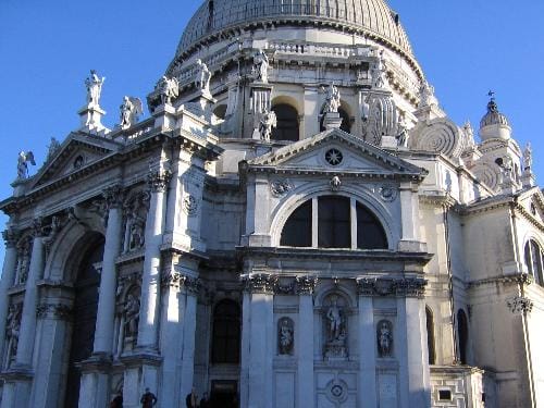 La Basilica Santa Maria della Salute, en Venecia : Sobre Italia
